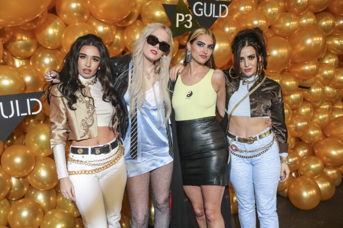 Emilie med vännerna Rebecca Scheja, Josefine Jinder och Fiona FitzPatrick på P3 Guld 2018. Emilie med vännerna Rebecca Scheja, Josefine Jinder och Fiona FitzPatrick på P3 Guld 2018.