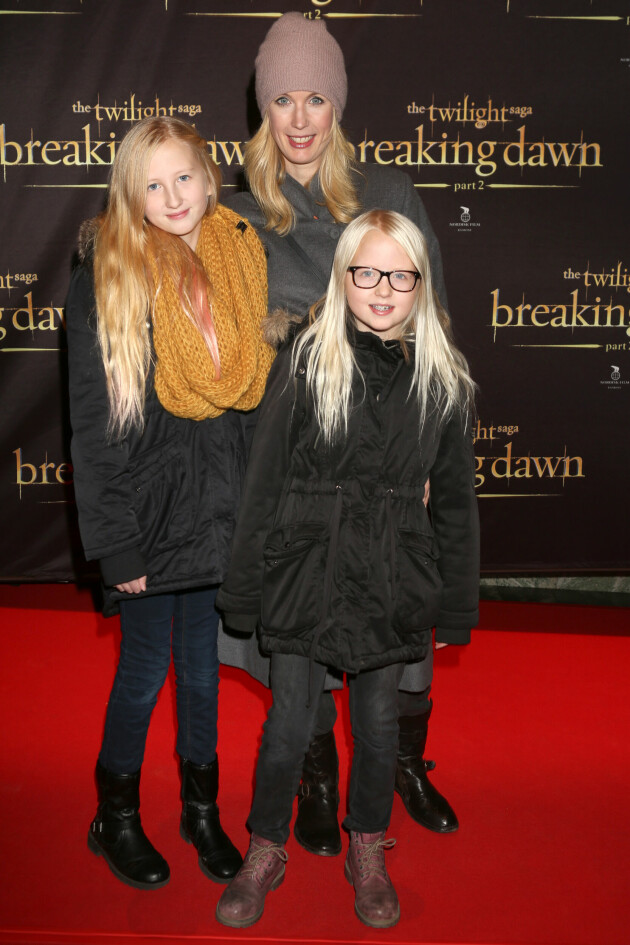 Jenny Strömstedt med döttrarna Mika och Kitty.