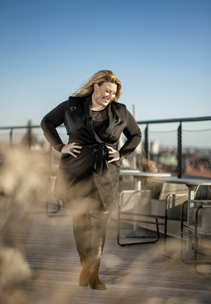 Just nu är hon aktuell i TV4-programmet <em>Talang</em>. Sarah Dawn Finer sitter i juryn ihop med Edward af Sillén, Bianca Ingrosso och David Batra. sarah dawn finer i helbild