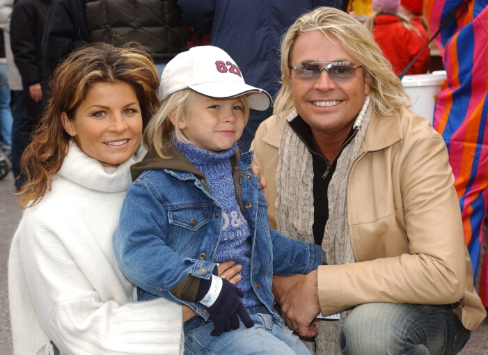 Carola Häggkvist och Runar Sögaard med Amadeus 2003. carola och exet runar tillsammans med lille sonen amadeus tidigt nollnolltal.