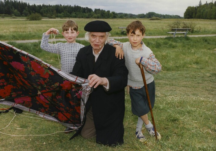 Per Oscarsson med Jimmy Sandin och Tobias Svärd vid inspelningen av filmen Kan du vissla Johanna?