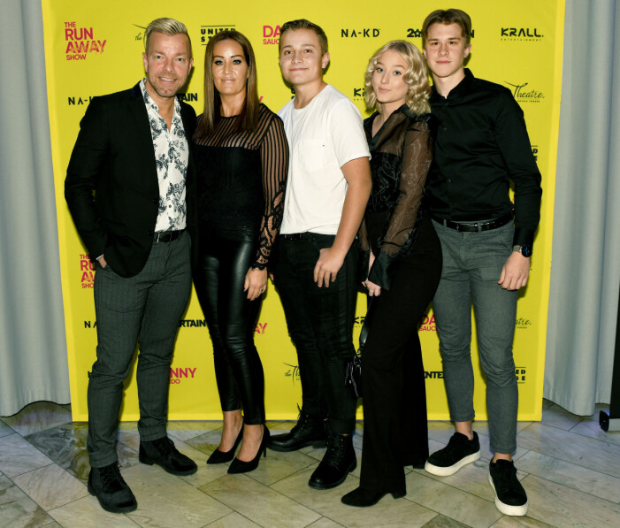Casper och exfrun Helena Janebrink på röda mattan sina barn: sonen Felix, 16, och dottern Alice,18, år 2019.
