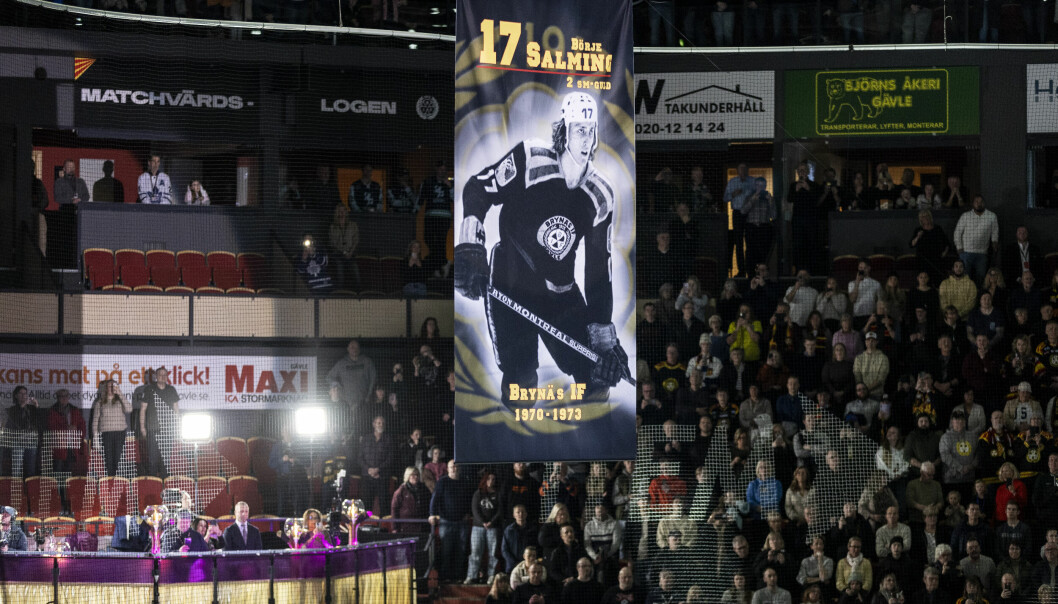 Börje Salming återförenades med Stig Salming, i taket på gamla Gavlerinken. Börje Salming återförenades med Stig Salming, i taket på gamla Gavlerinken.