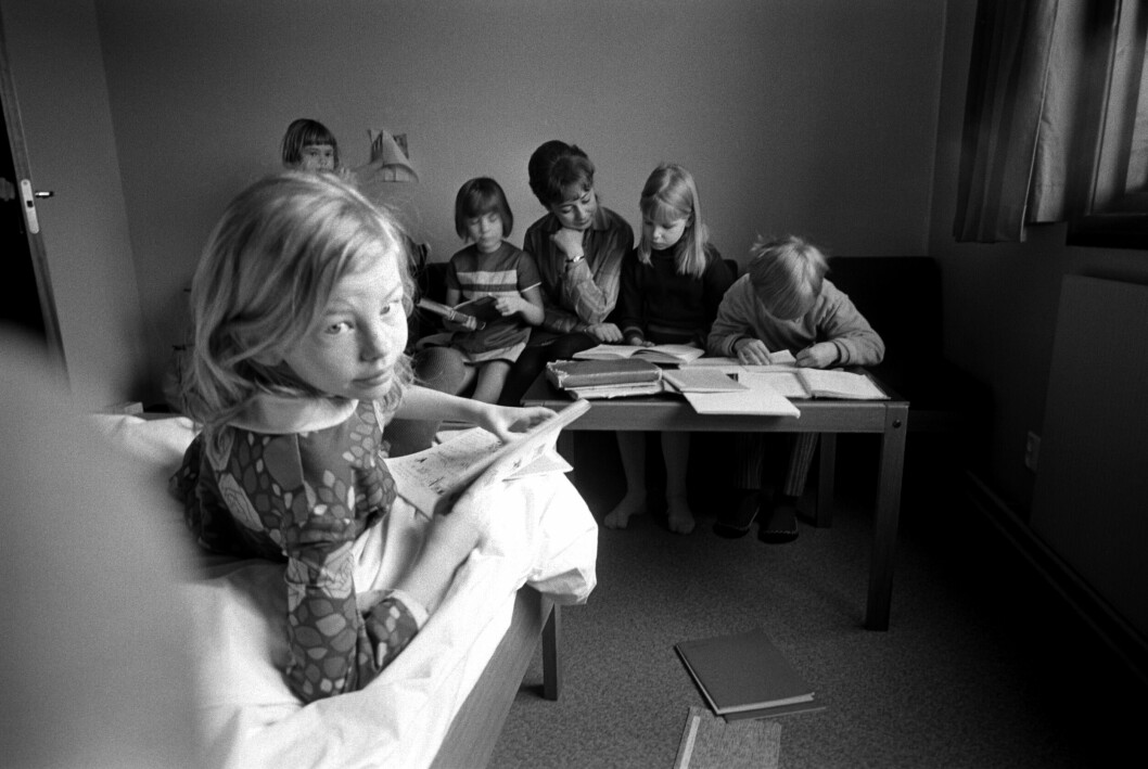 Inger Nilsson, Pippi, och andra barn gör läxor under inspelning