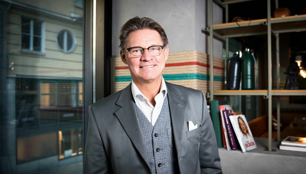 Den 10 mars i år debuterar Mikael Sandström som författare. Den 10 mars i år debuterar Mikael Sandström som författare.