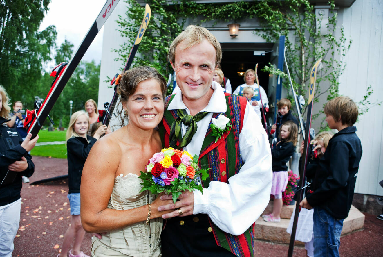 År 2009 gifte sig Pernilla Wiberg med norrmannen Bødvar Bjerke iklädd en axelbandslös champagnefärgad brudklänning.