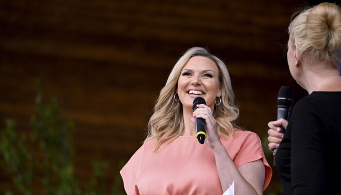 Sanna Nielsen är återigen programledare för Allsång på Skansen. Sanna Nielsen är återigen programledare för Allsång på Skansen.