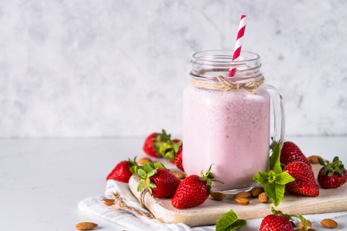 Känns smoothien för tjock för sugröret? Blanda i 0,5 dl mjölk så blir den något tunnare. bild på smoothie