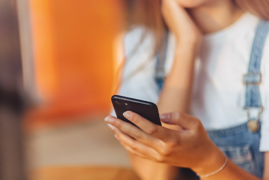 I barnkonventionen står det att ditt barn har rätt till ett privatliv. barn mobiltelefon
