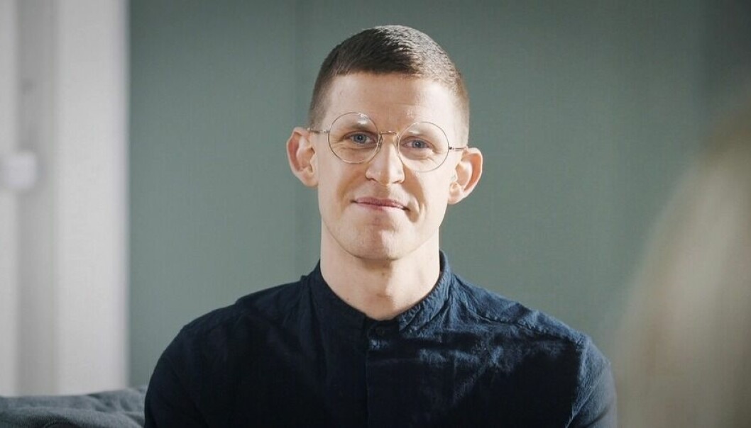 Bokaktuella Kalle Norwald kommer snart synas i rutan igen i säsong åtta av <span class=" italic" data-lab-italic_desktop="italic">Gift vid första ögonkastet</span> på SVT. Foto: SVT Kalle Norwald sexolog