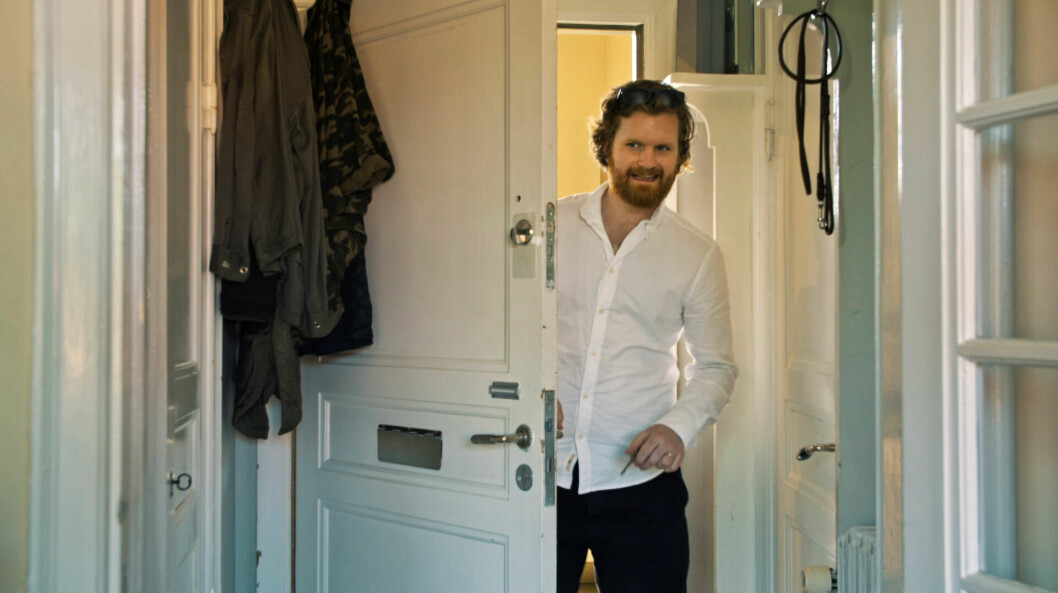 ”Han gör ju på många sätt sitt jobb här”. Axel Gift vid första ögonkastet