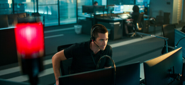 Jake Gyllenhaal spelar polisen som försöker rädda en kidnappad kvinna. Foto: NETFLIX © 2021 Jake Gyllenhaal
