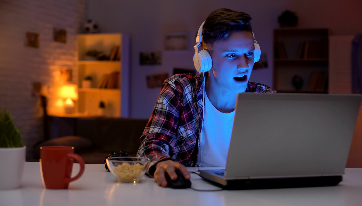 Att bli utesluten ur gameinggänget kan kännas förödande för en tonåring. ung kille som gamear