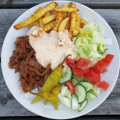 Familjen äter fortfarande hamburgare, kebab och tacos – men i veganska varianter. vegansk kebab