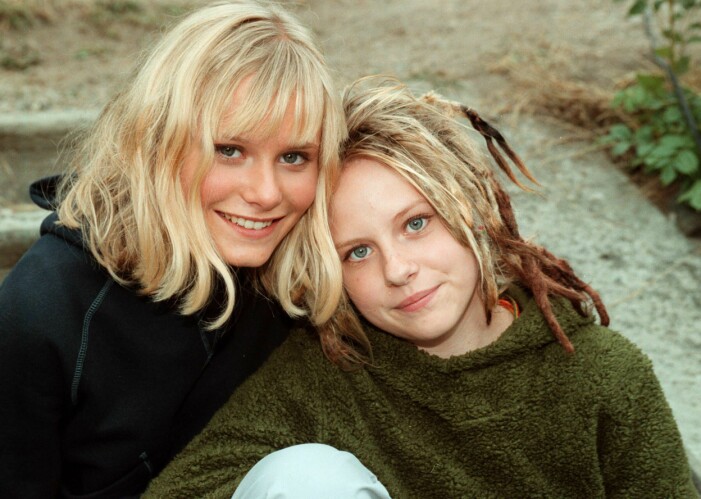 Ebba Hultkvist spelade ”Wilma” och Tove Nordin var ”Maddo” . Foto: Jan Collsiöö Wilma & Maddo
